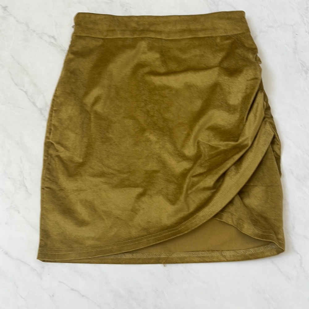 love culture yellow satin skirt